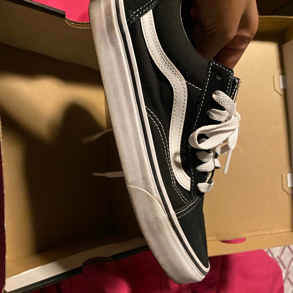 Vans - Picture 3 of 5